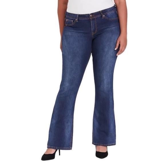 Torrid Luxe 22 Short Slim Boot Medium Wash Jeans Size Casual Comfort Denim - Picture 1 of 9